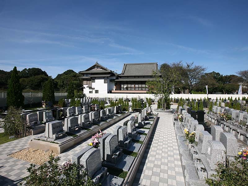 染谷の里 大宮四季彩霊苑　開放感のある苑内風景