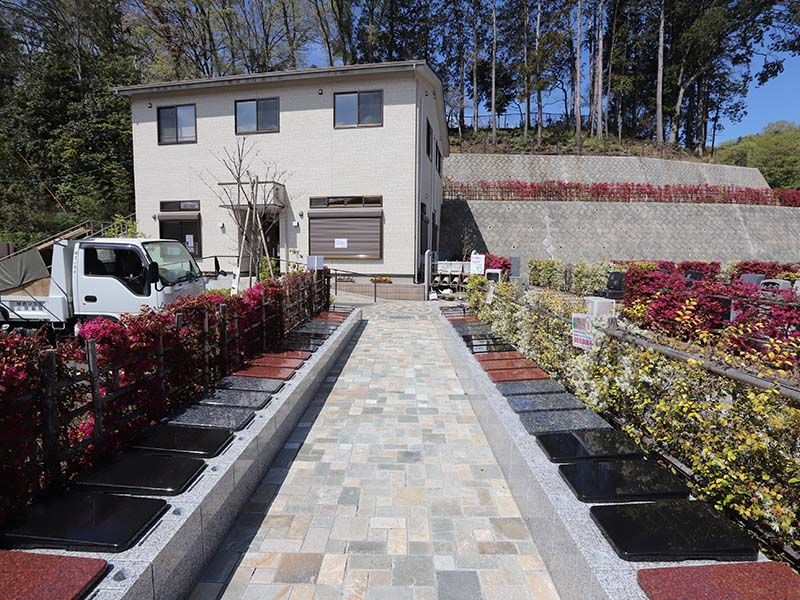 たきやま台墓苑　「永久の祈り」①