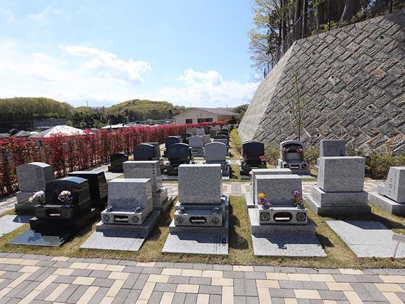 たきやま台墓苑　芝生墓所②