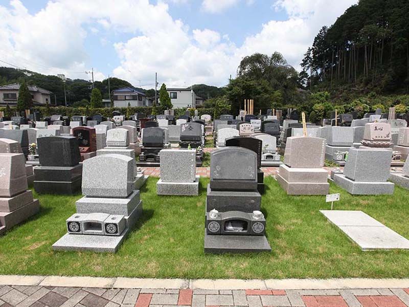 ひだまりの里　緑豊かで静かな墓域