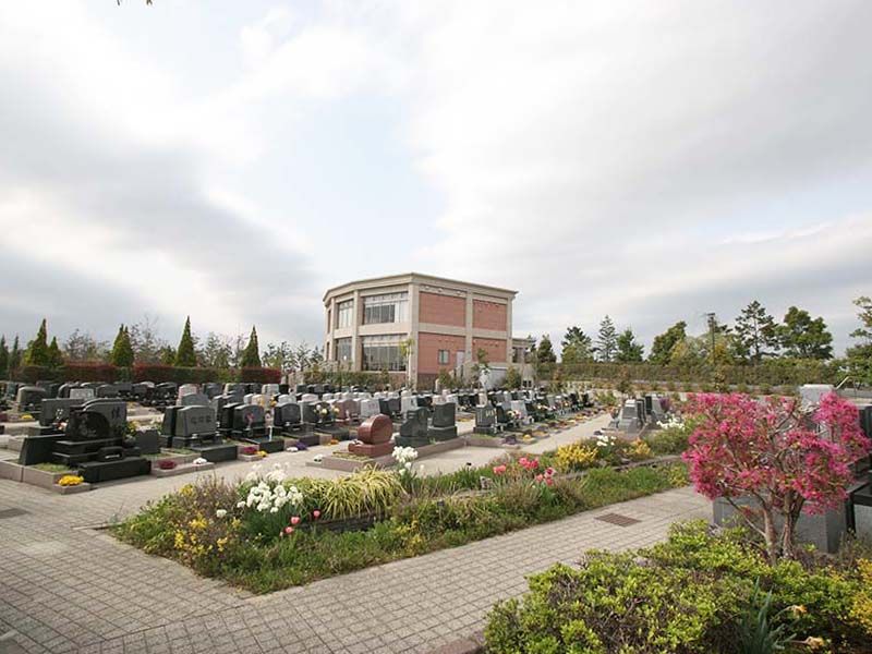 富士見メモリアルガーデン　開放的な苑内