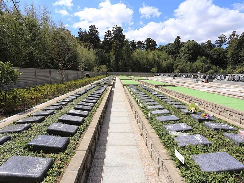メモリアルガーデン梅郷聖地　開放感のある墓域