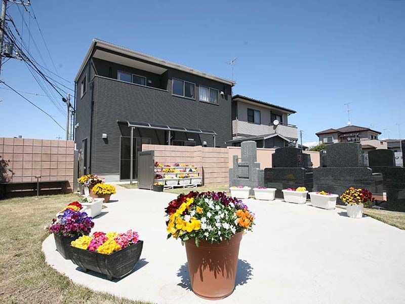 メモリアルパーク伊奈　車いすでも安心な参道