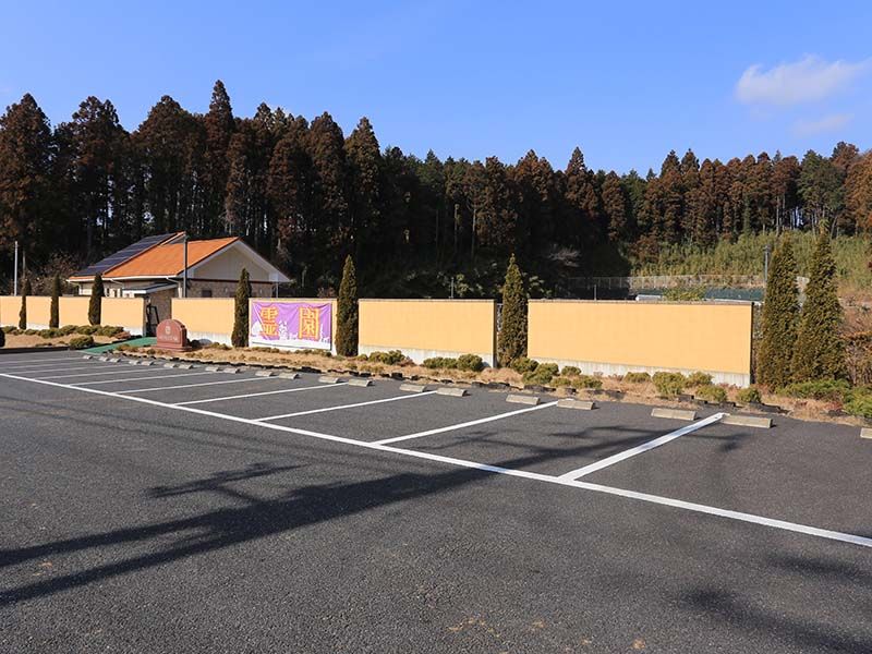 メモリアルスクエア佐倉　入り口近くの駐車スペース