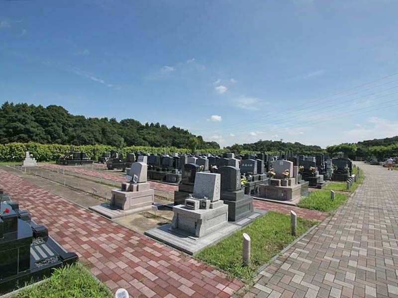 むさしの聖地 永久の郷　開放感のある苑内