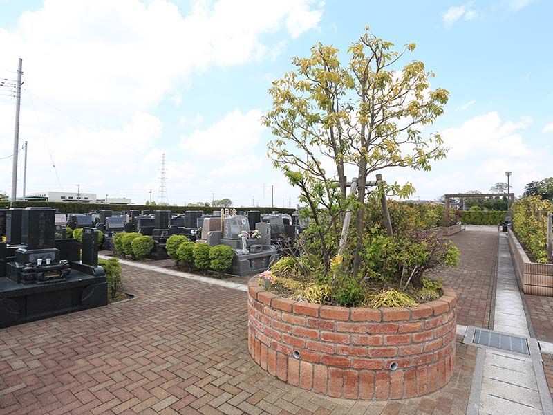 メモリアル越谷 憩いの郷　植栽豊かな一般墓所