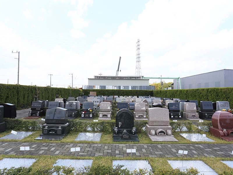 メモリアル越谷 憩いの郷　デザイン豊富な洋型墓石