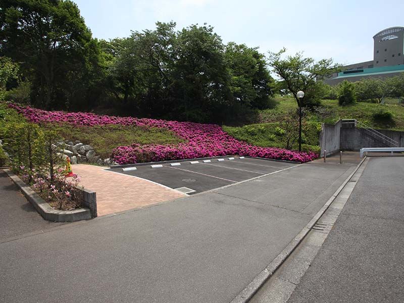 武蔵岡霊園　駐車場