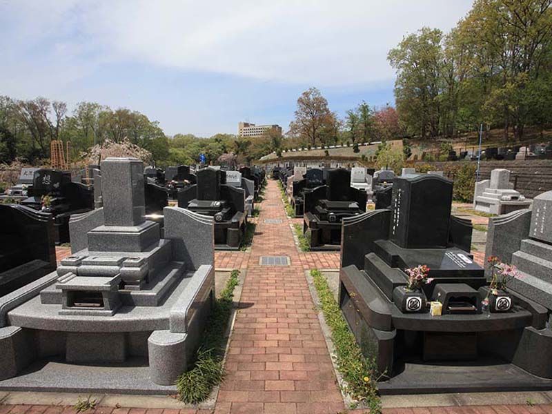 武蔵岡霊園　平坦でお参りしやすい墓域