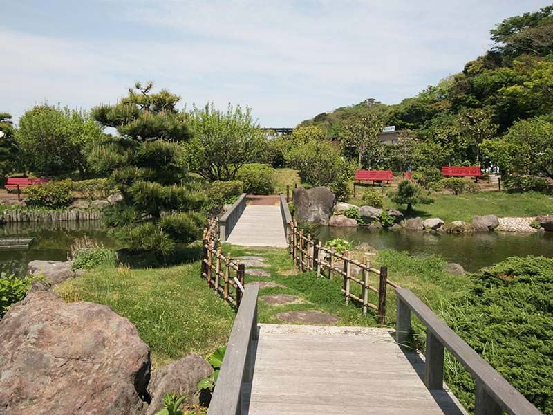 三浦霊園　日本庭園風の庭園墓地