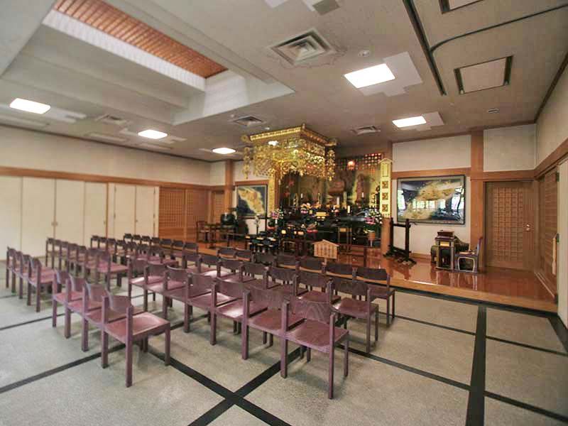 三浦霊園　礼拝堂内観