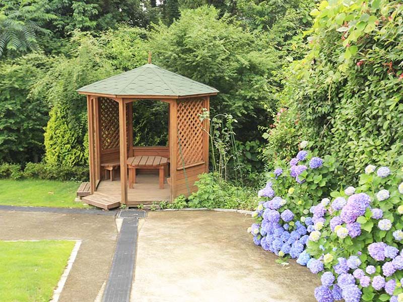 メモリアルパーククラウド御殿山　野外休憩スペース