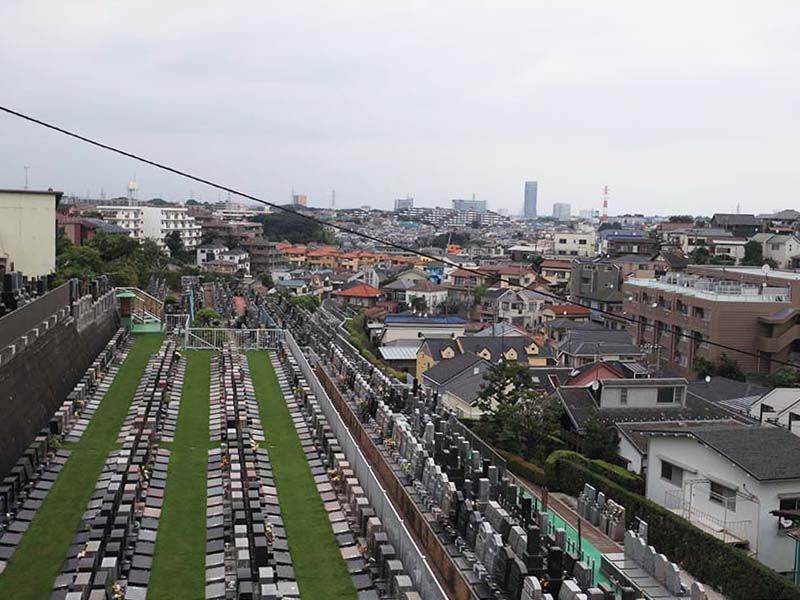 横浜中央霊園　高台にある解放感溢れる墓域