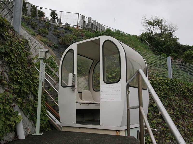 鎌倉富士見墓苑　足が不自由な方も安心のゴンドラ