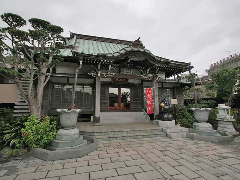 鎌倉富士見墓苑　妙典寺の境内