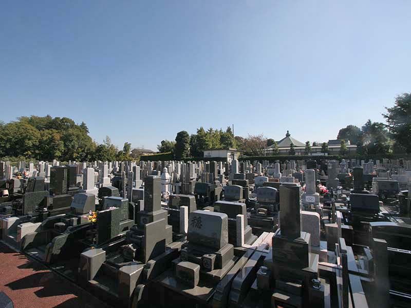 メモリアルヒルズ湘南　和洋混在の墓石