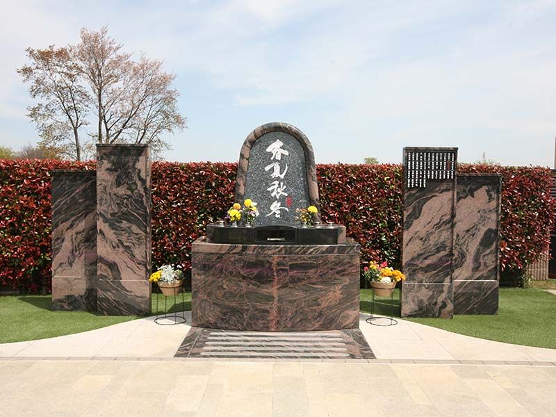 サニープレイス所沢　合葬式永代供養墓「安住の碑 ～春夏秋冬～」