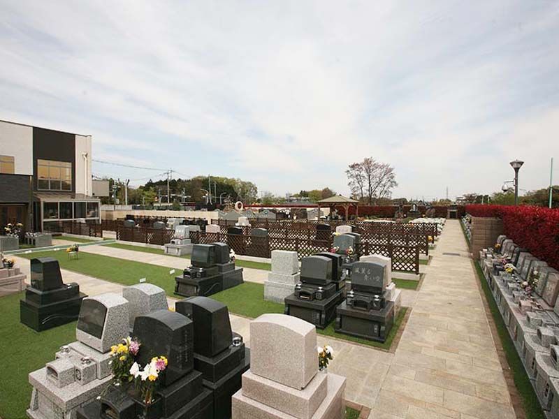 サニープレイス所沢　車椅子でも安心してお参りできるゆとりのある墓域