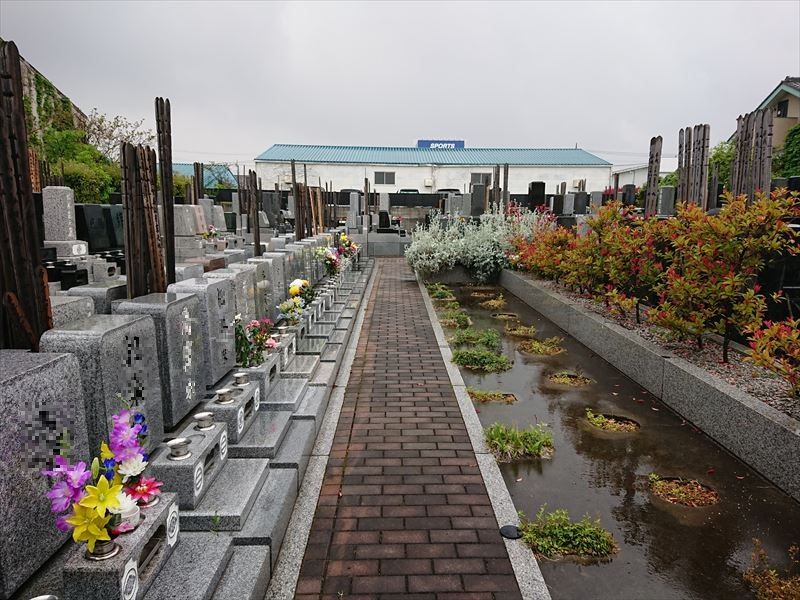 槻の城山霊園　一般墓所風景
