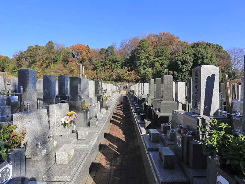 厚木森の里霊園　全面平坦地なので移動も安心