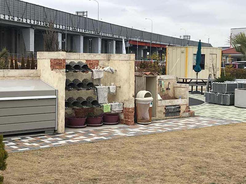 吉川霊園　参拝道具と水汲み場