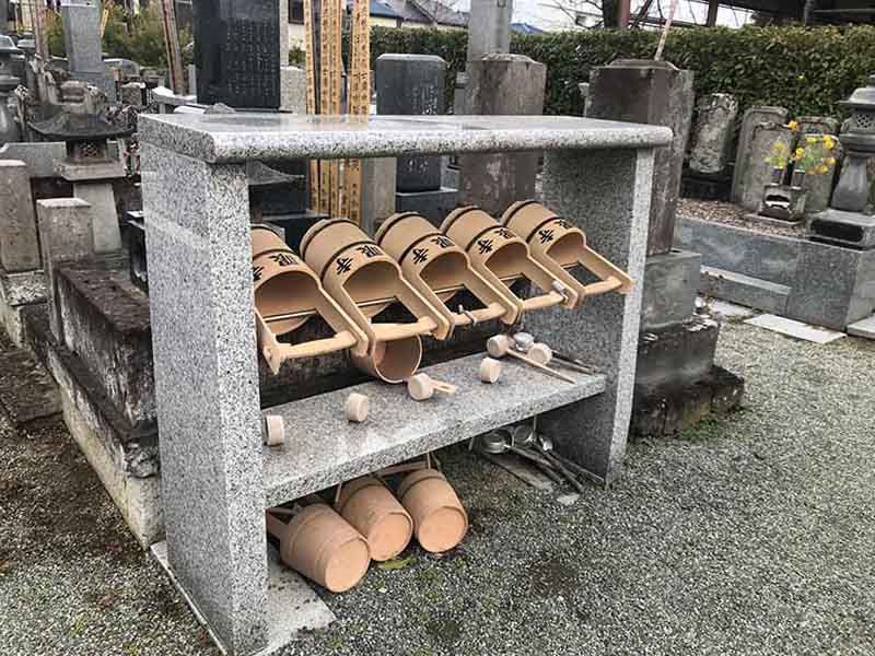 きさらぎ月照霊苑　参拝用具置き場