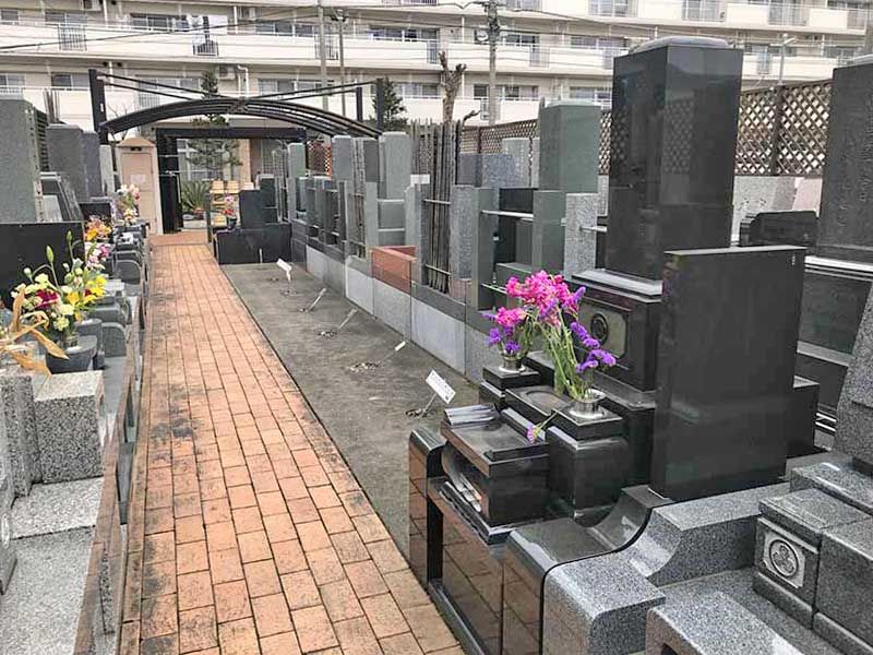 早稲田墓苑　園内はバリアフリー設計