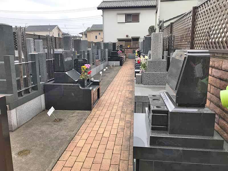 早稲田墓苑　区画整理された墓域