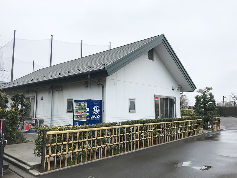 新座さくら浄苑　駐車場に隣接している管理事務室