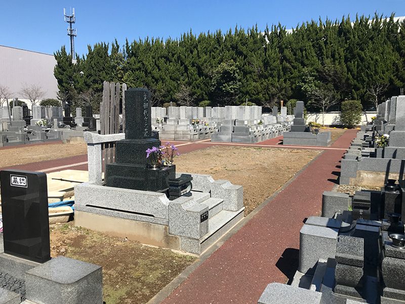 越谷中央霊園　広い区画