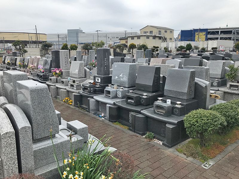 新三郷シティメモリアル　きちんと管理されている墓域