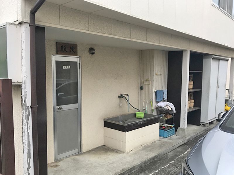 洗心浄苑　道具もそろった水汲み場
