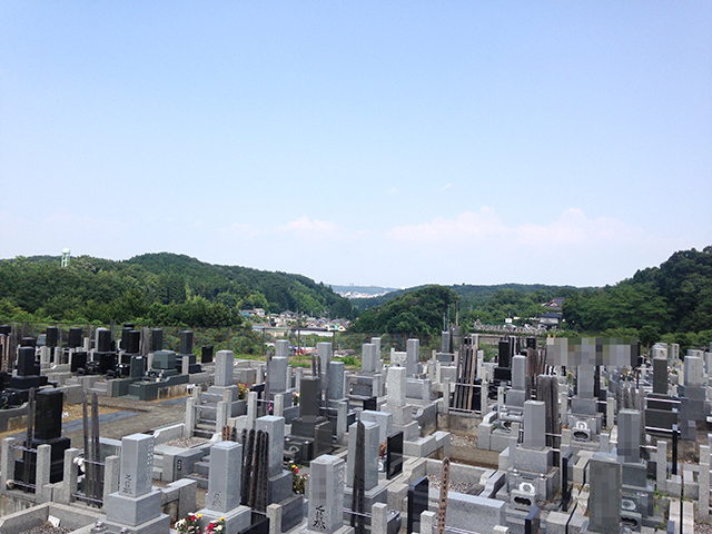 八王子聖地霊園　美しい緑に囲まれた霊園風景