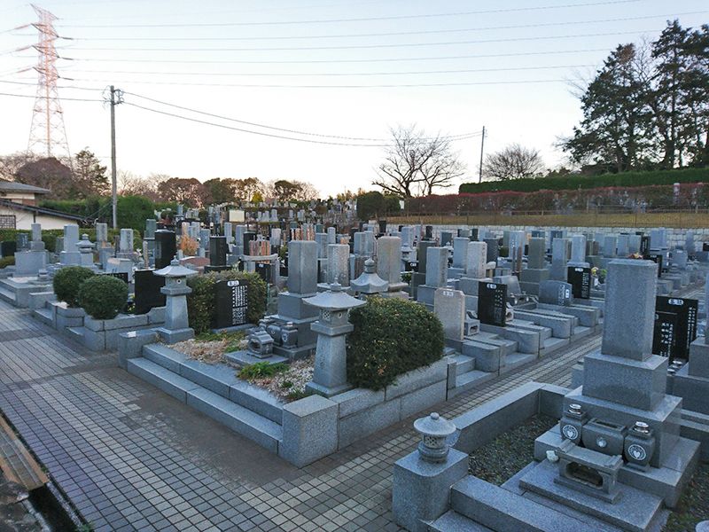 茅ヶ崎公園墓地　ゆとりある区画で移動もスムーズ