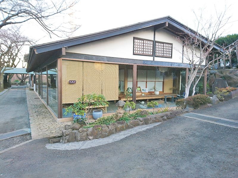 茅ヶ崎公園墓地　法事や葬儀の行える施設も完備