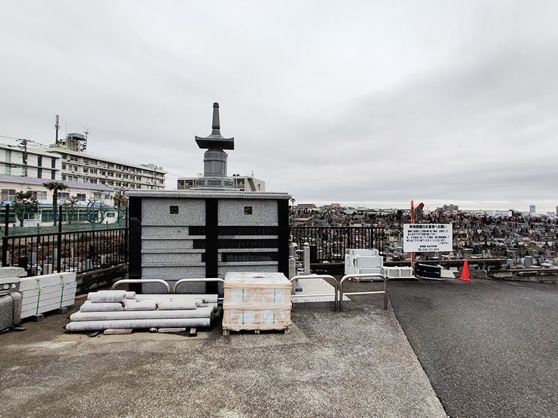 萬霊堂　高台で眺望の良い環境