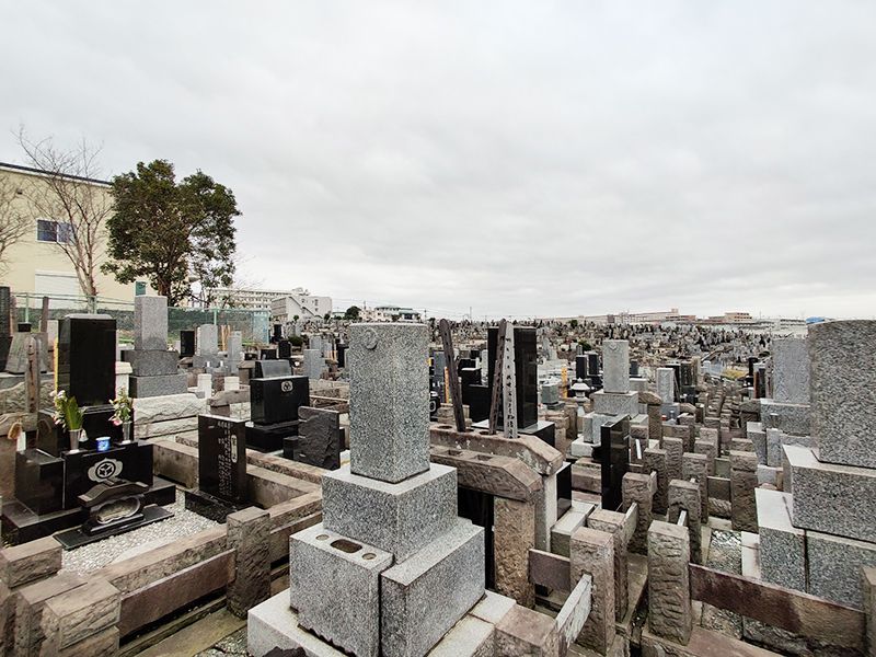 秋峰霊園　開放感のある墓域