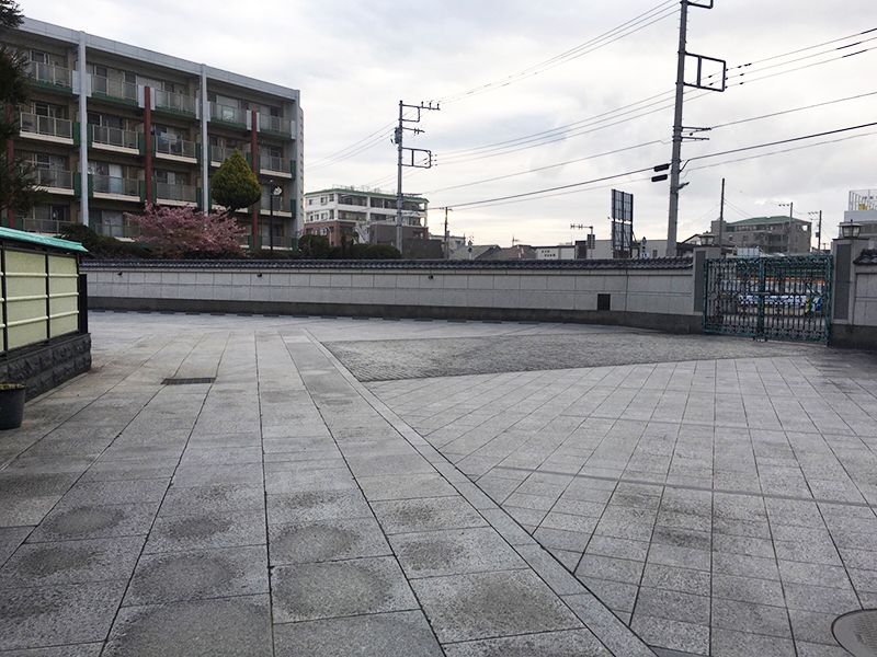 稲荷山 光明院　広々とした入り口