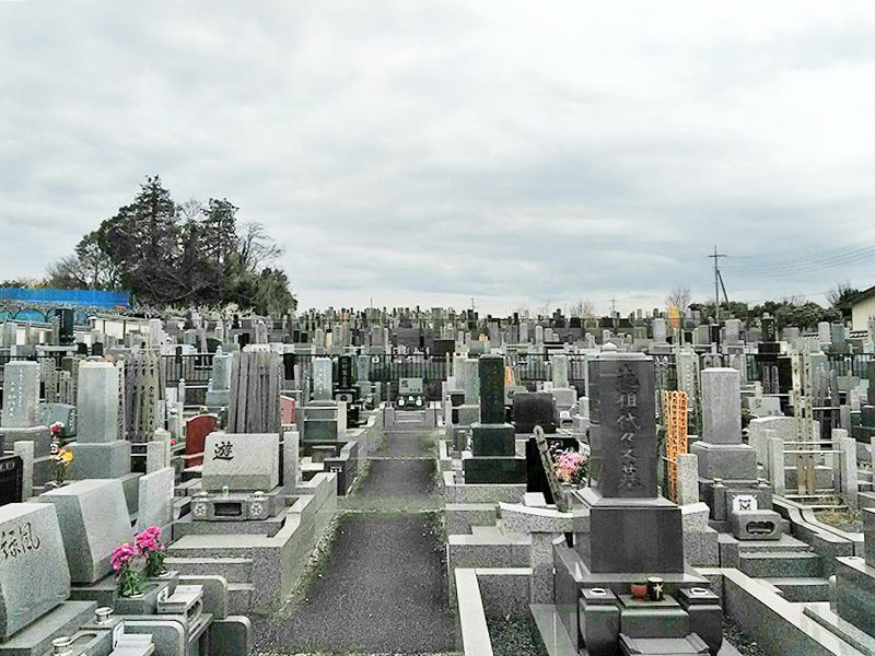 湘南泉霊園　解放間のある墓域