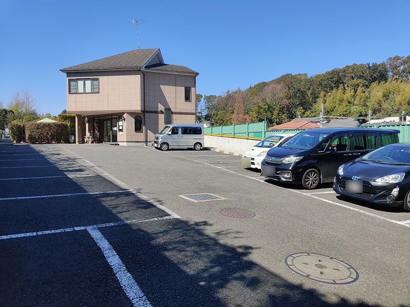横浜セントヒル霊園 利用しやすい平置き式の駐車場
