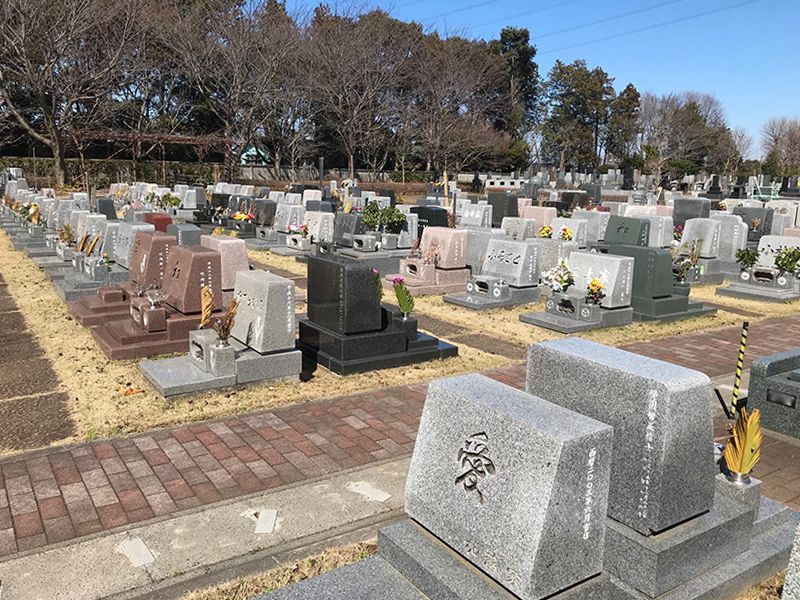八千代島田台霊園 洋型墓石が立ち並ぶ芝生墓地