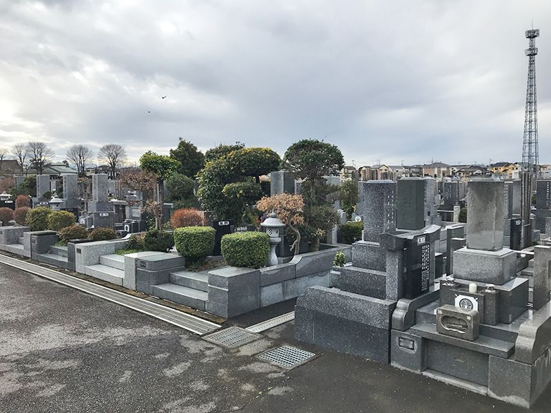かすかべ霊園　永代供養墓　水はけのよい参道