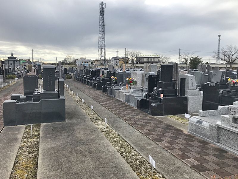 グリーンパーク春日部浄園 第2期　和型・洋型の墓石が混在