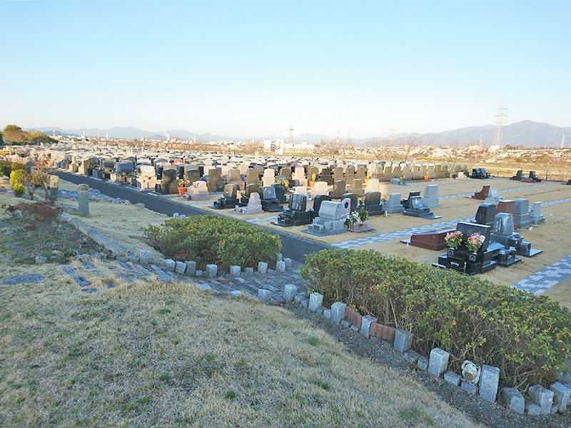 湘南公園墓地 茅ヶ崎第二霊園　開放感のある霊園内