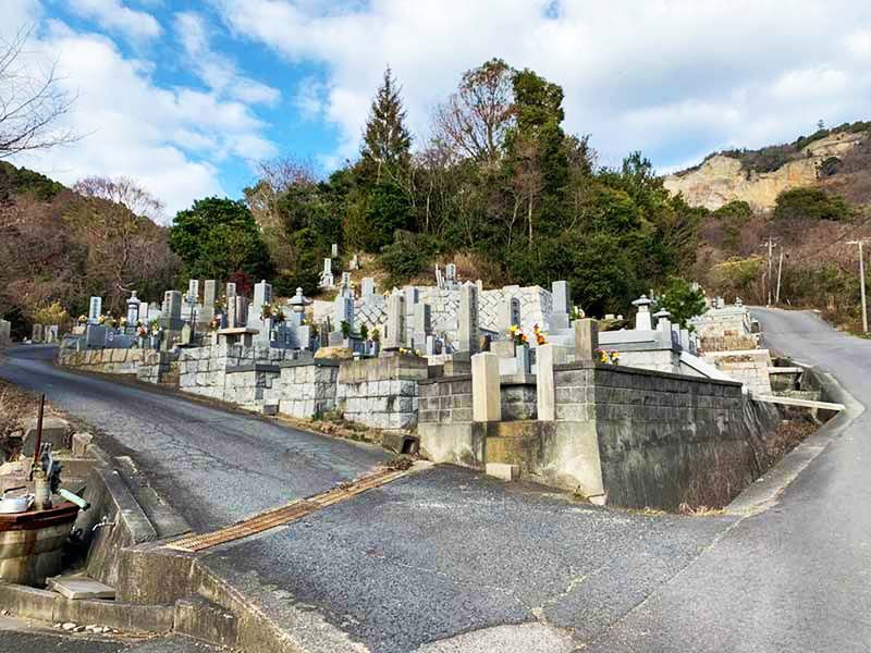 高松市営久通墓地