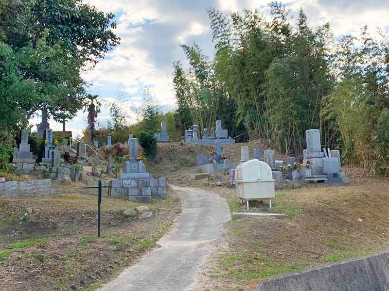 高松市営久通墓地