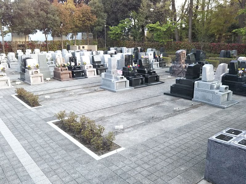 川口光輪メモリアル 永代供養墓「光」　区画整理された墓域