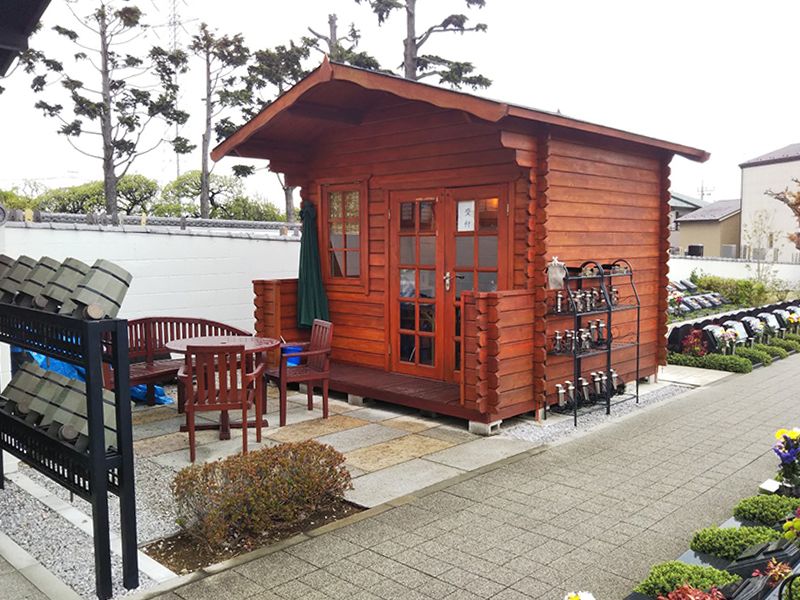 まどかの杜永代供養墓　ログハウス調の受付