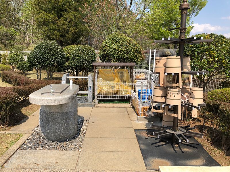 香華院第２千葉東霊苑　水汲み場と参拝道具