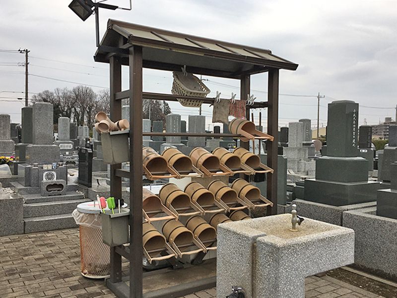 昌平寺 第三武蔵野墓苑　道具も完備された水汲み場